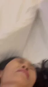 约炮美乳阿姨被插痒了一直叫老公极致诱人