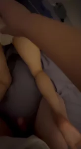 酒店跟大三小女友激情一下小脚超嫩