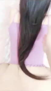 后入的时候给闺蜜打电话 忍住不叫